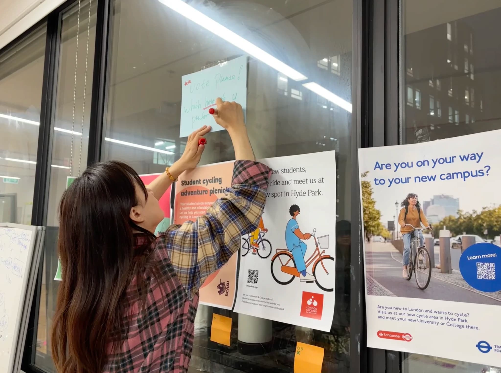 Open day visitors responding to the Cycle Venner concept.